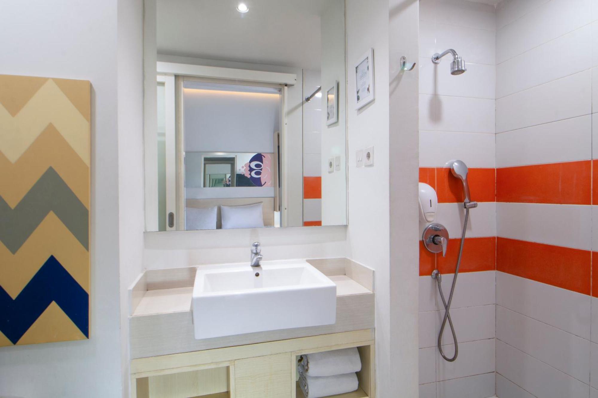 Cleo Hotel Tunjungan Surabaya Dış mekan fotoğraf