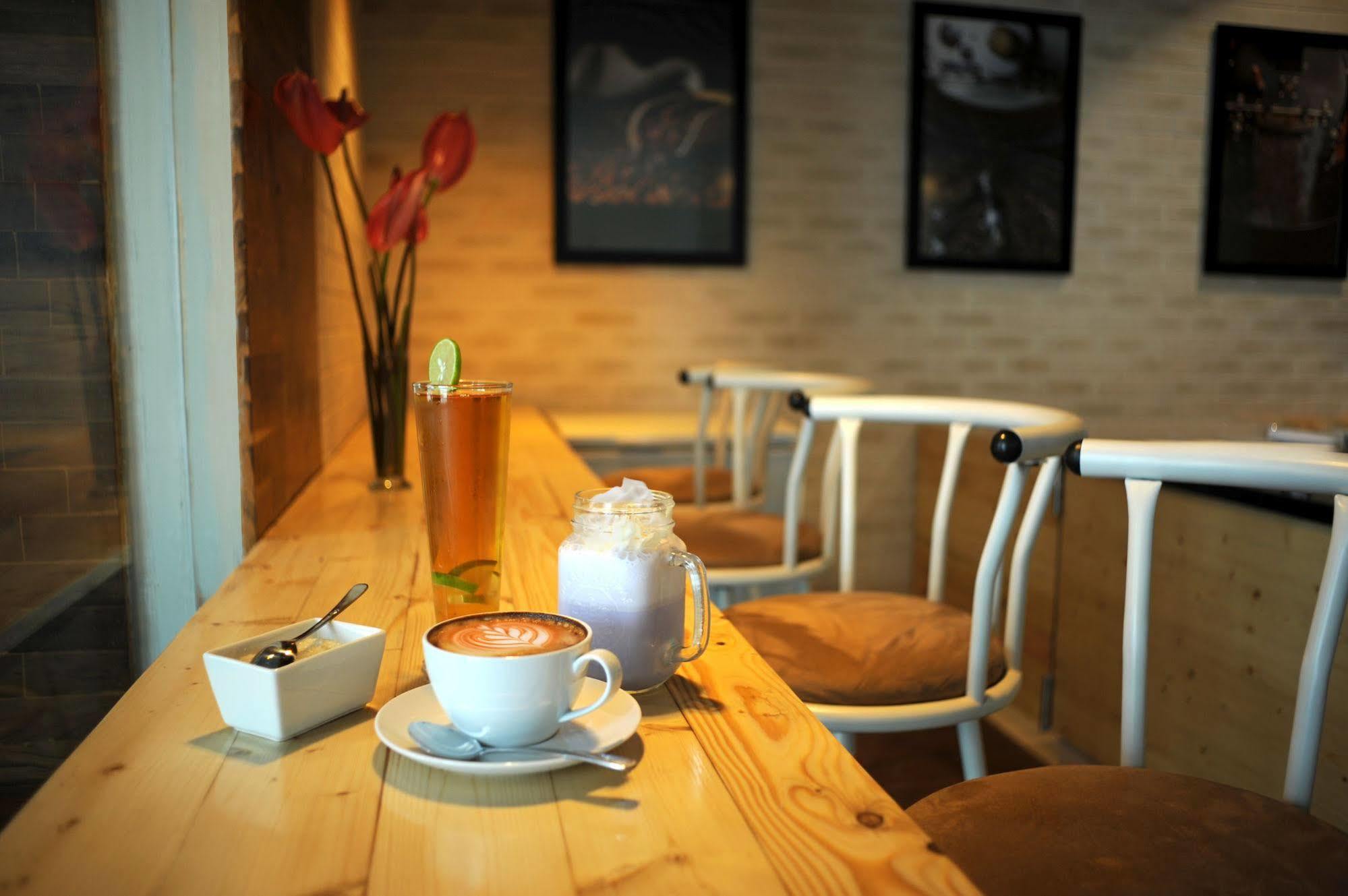 Cleo Hotel Tunjungan Surabaya Dış mekan fotoğraf